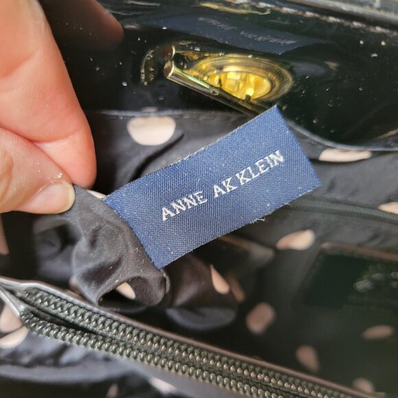 Anne Klein quilted patent leather black handbag with gold hardware - Picture 8 of 11